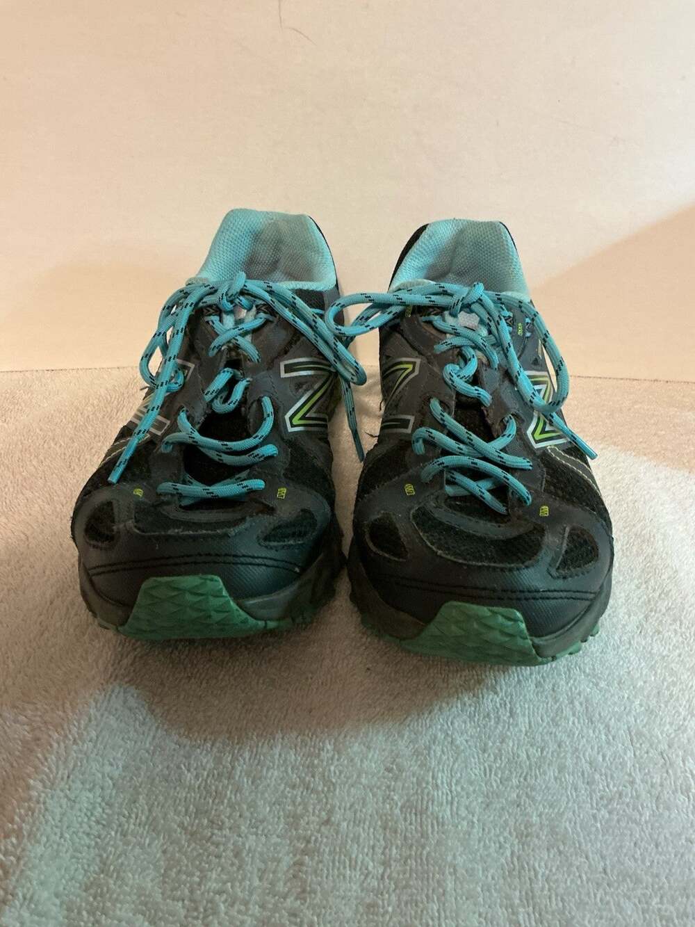 New Balance Women’s Sneakers Lace Up SZ 8.5 Athleisure Outdoors Hiking/Running